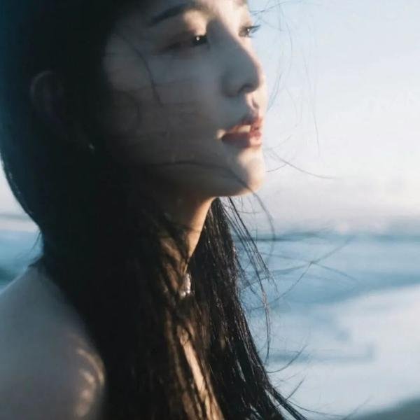 派遣女公关彩华